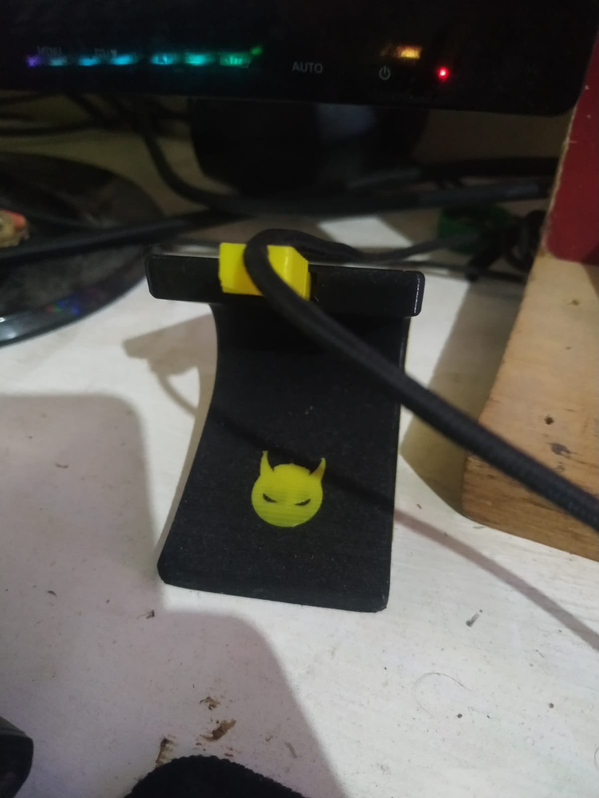 soporte cable de mouse